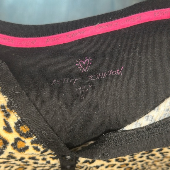 Betsey Johnson Cheetah Print Long Sleeve Shirt - Picture 3 of 3